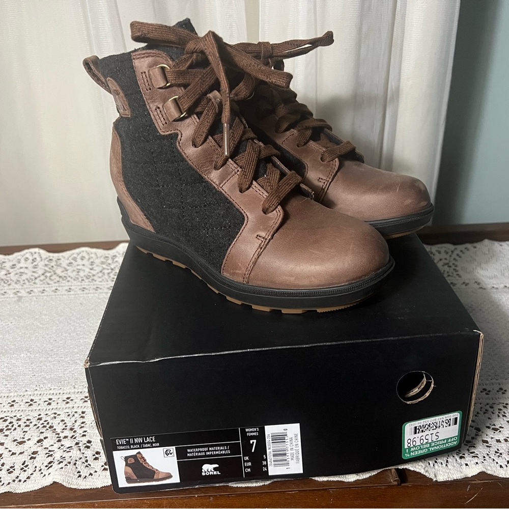 Sorel Brown and Black Ankle Boots Rugged Outdoor Style